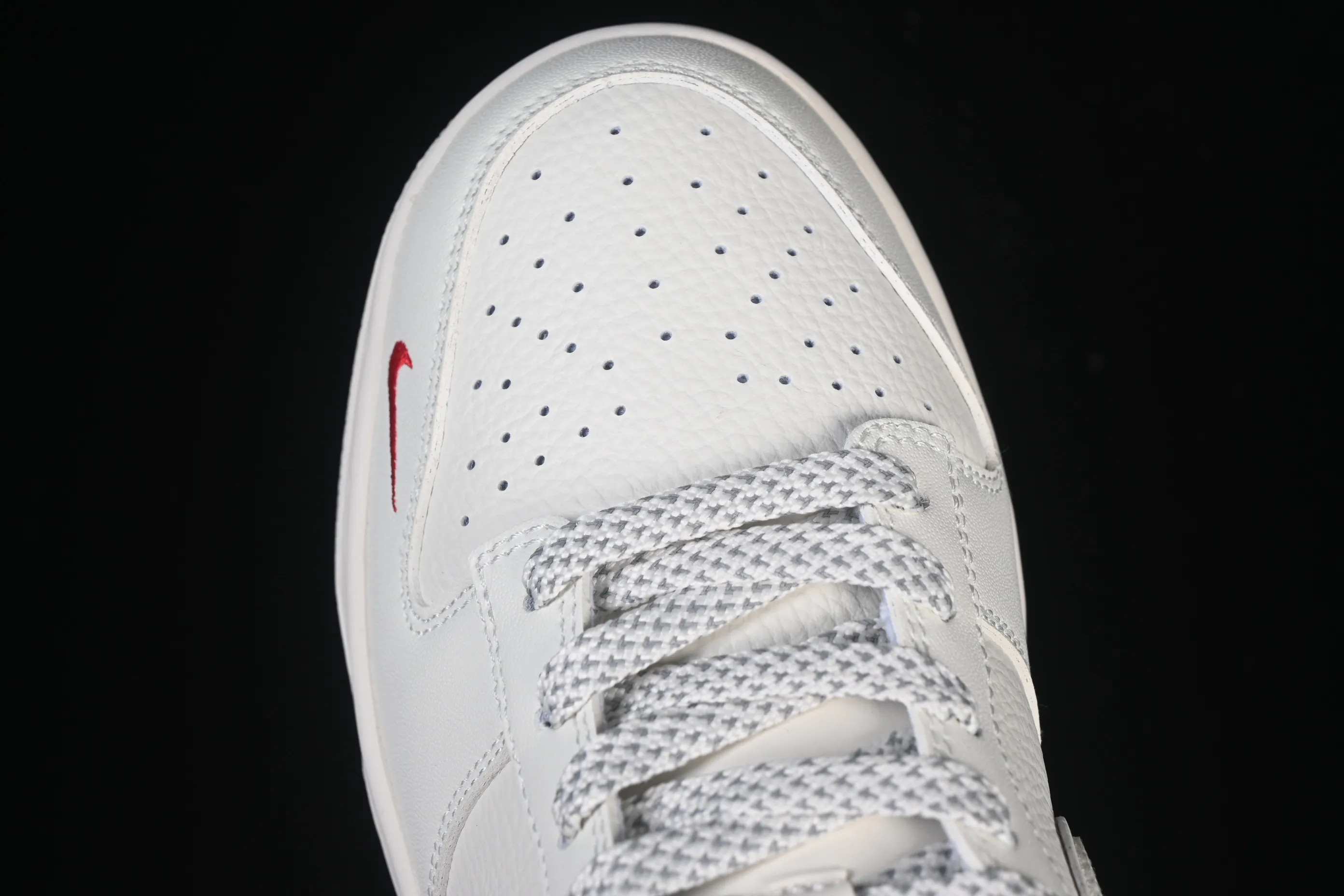 All categories Nk SB Dunk Series Nk SB Dunk Low High-end customized low-top sneakers Nike SB Dunk Low Supreme co-branded off-white red hook Anniversary high-end customized low-top casual sneakers CS1688-109